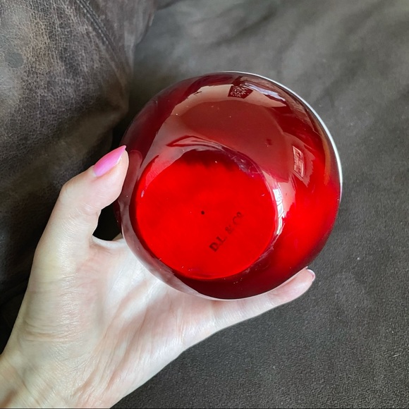 Red Pear Metallic Candle with Fruit Scented - Picture 5 of 6